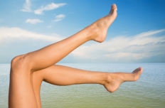 10 gestes quotidiens contre les jambes lourdes